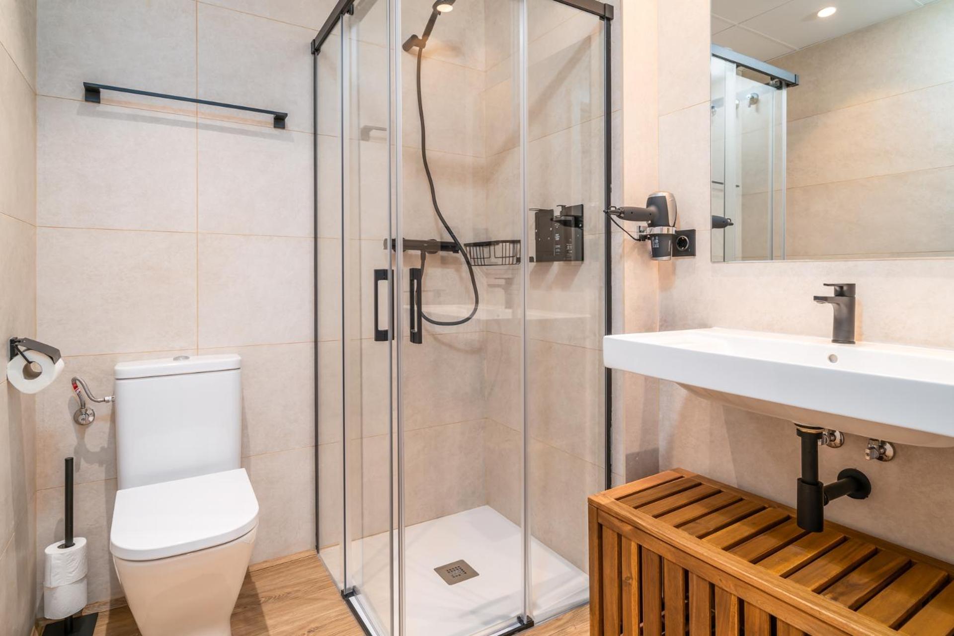 Limehome Barcelona Placa Pirineus L'Hospitalet de Llobregat Exterior foto