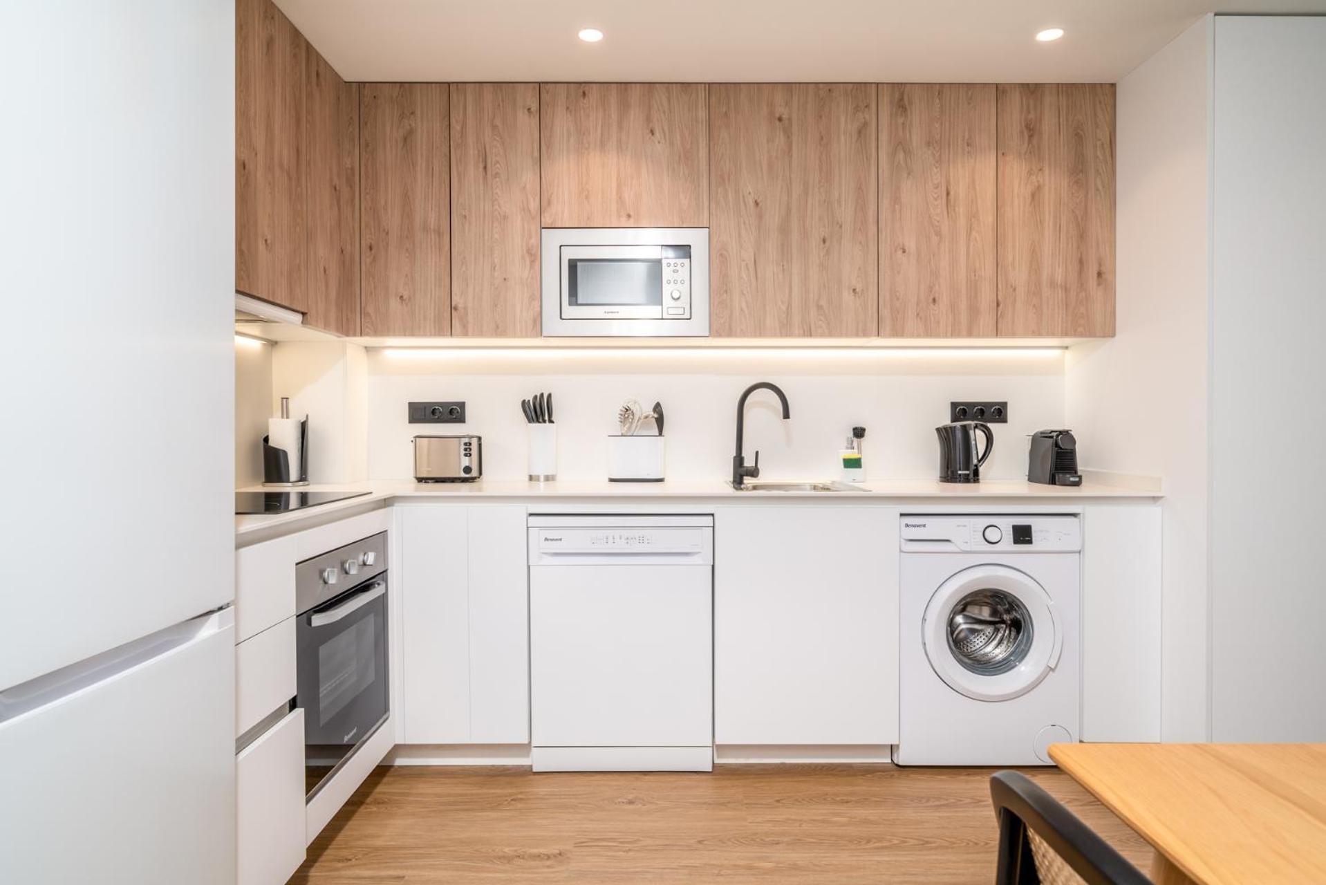 Limehome Barcelona Placa Pirineus L'Hospitalet de Llobregat Exterior foto