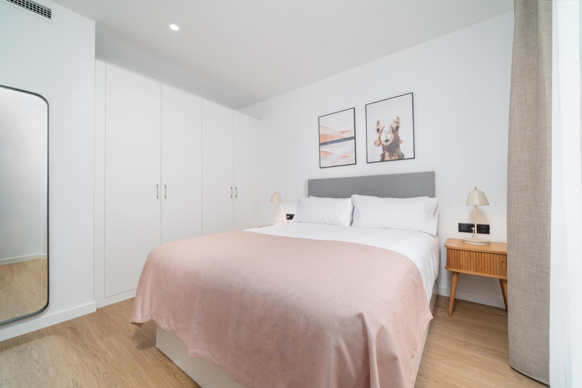 Limehome Barcelona Placa Pirineus L'Hospitalet de Llobregat Exterior foto
