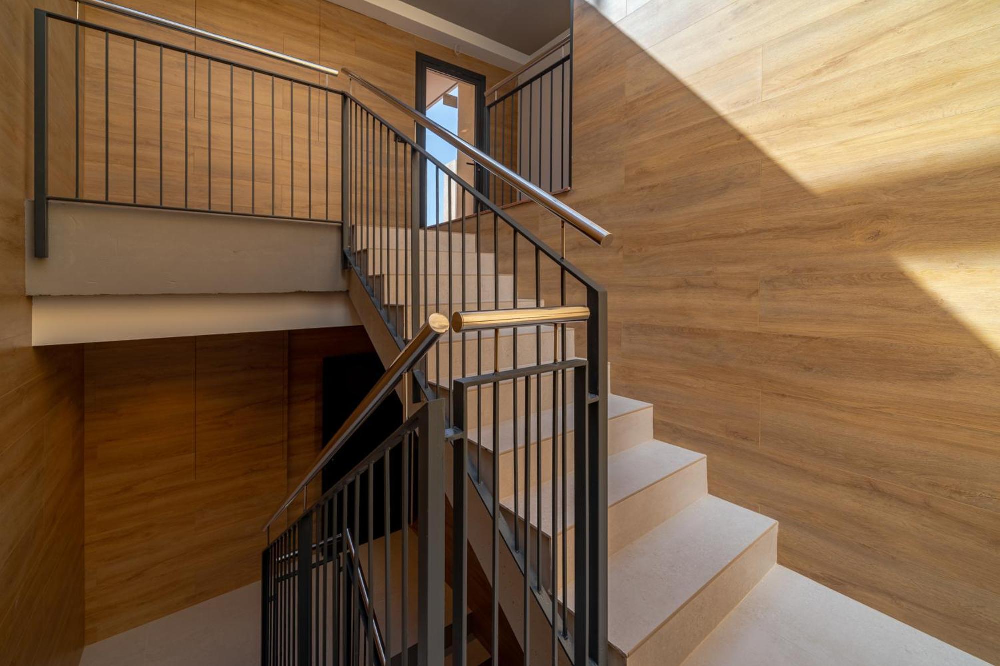 Limehome Barcelona Placa Pirineus L'Hospitalet de Llobregat Exterior foto