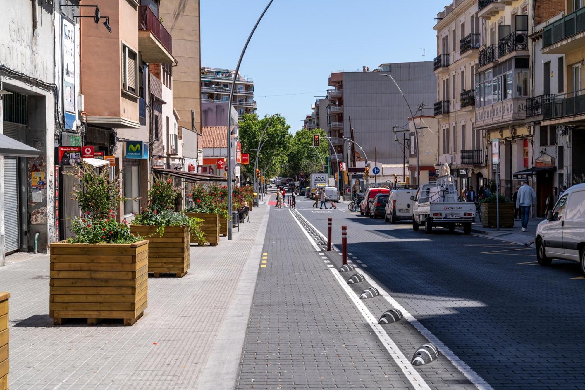 Limehome Barcelona Placa Pirineus L'Hospitalet de Llobregat Exterior foto